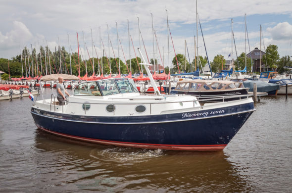 RiverCruise 31 Cabrio ws - Motorboot Rental in Friesland - Ottenhome Heeg