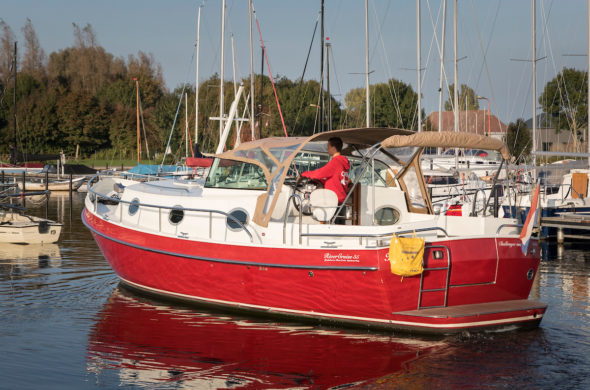 RiverCruise 35 -Motorboat rental - Ottenhome Heeg